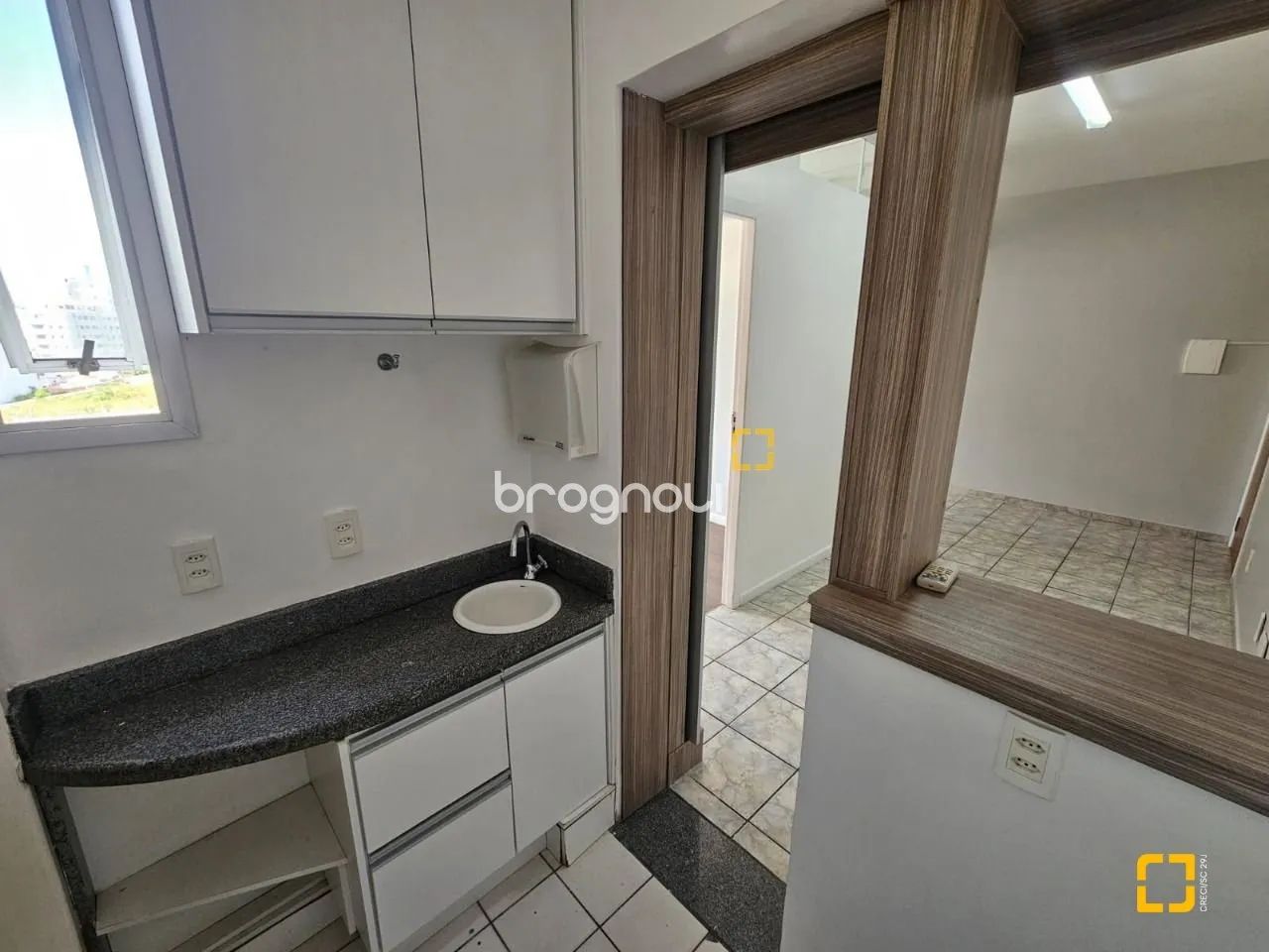 Sala com garagem para venda no bairro Estreito, Florianópolis - SC - Foto 5