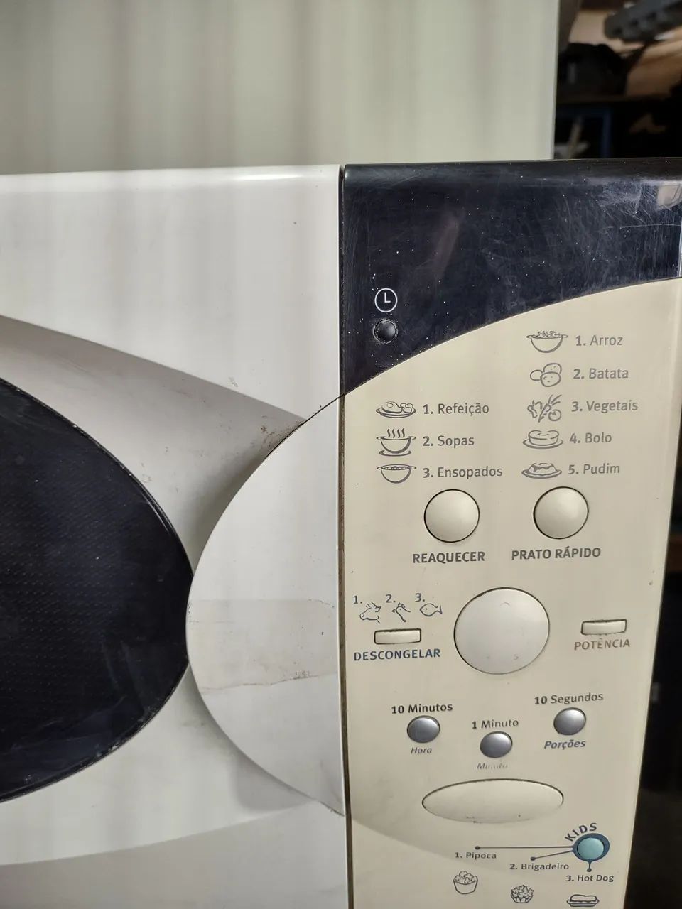 Micro-ondas Eletrolux 30 litros 220 volts  funcionando perfeitamente  - Foto 2