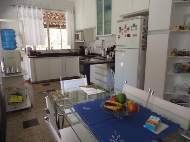 Linda casa com 03 quartos sendo 02 com armários! - Foto 7