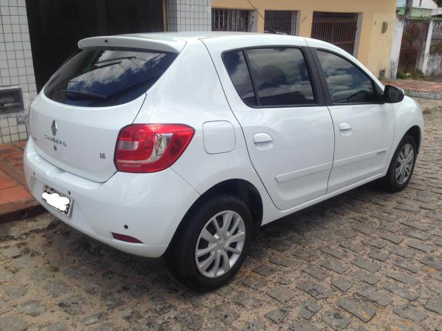 Vendo Sandero 1.6 - Foto 2