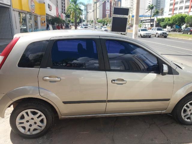 Vendo fiesta hatch 2005 documentação em dias - Foto 10