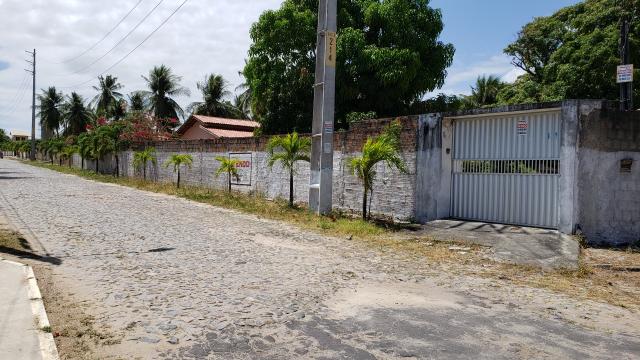 Terreno na Lagoa Redonda, medindo 3.400m², ao lado de três Condomínios