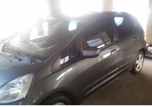 Honda Fit super conservado