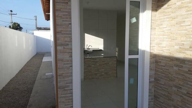 Casa de Esquina com Escritura Grátis, 02 Quartos, 02 Wc, Garagem e Quintal - Foto 8