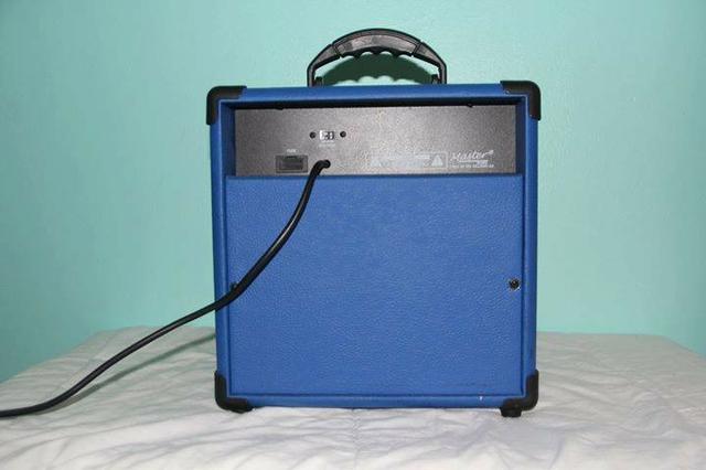Amplificador Cubo Guitarra Master Gt15 15w Distorção - Azul - Foto 2