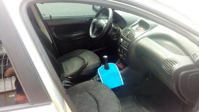 Peugeot 206 1.4 completo c/ GNV - Pouco rodado e em ótimo estado (2006/2007) - Foto 9