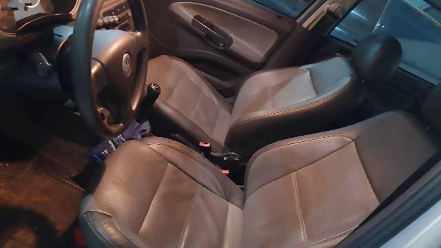 Vendo ágil de Voyage COMFORTLINE 1.6 super conservado - Foto 19