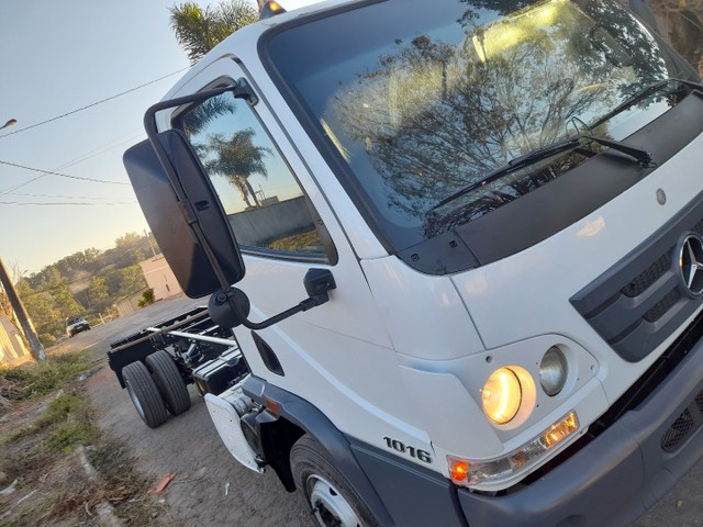MERCEDES 1016 2012
