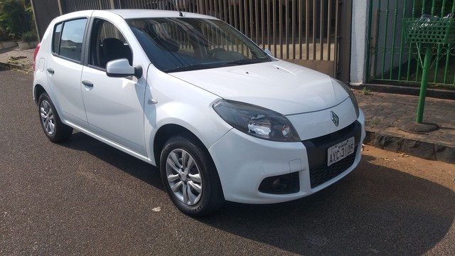 SANDERO 1.6 2014 COMPLETO FINANCIA 100%
