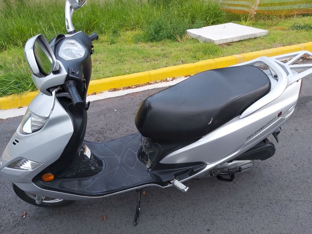 SUZUKI BURGMAM 2013 EM ÓTIMO ESTADO.