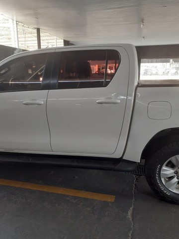 HILLUX SRV 4X4 AUTOMÁTICA COMPLETA
