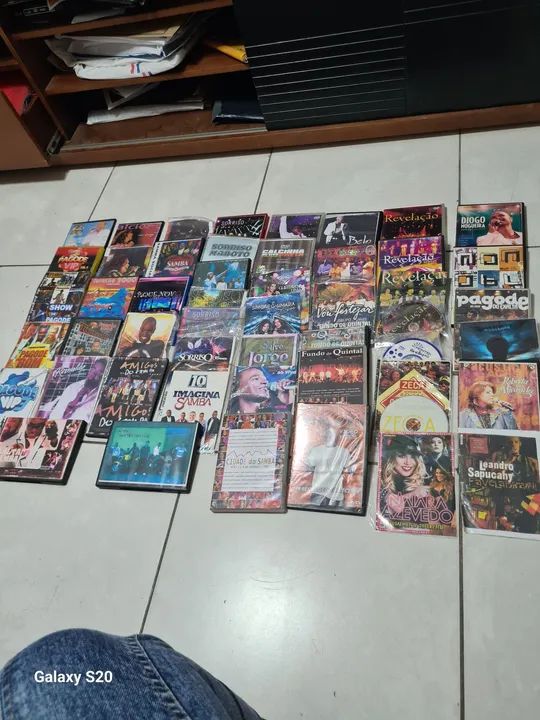 DVD DIVERSOS MUSICAS E FILMES - Foto 3
