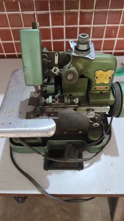 Maquina de overlock
