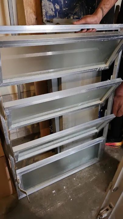 Basculante de alumínio 4 folhas branca - Foto 2