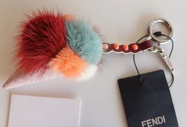 Chaveiro de bolsa FENDI COMPLETO - Foto 3