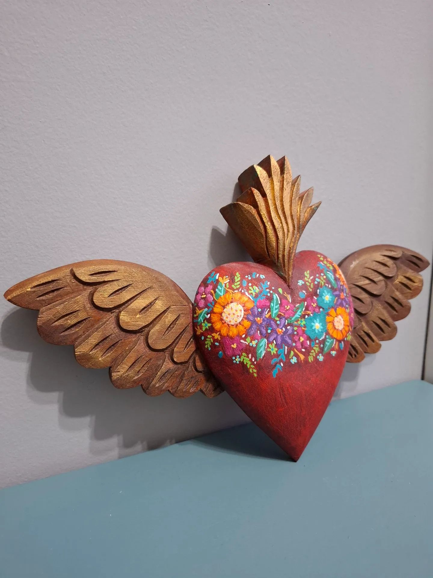 Adorno enfeite decorativo artesanal para parede, pintado à mão em madeira talhada - Foto 2