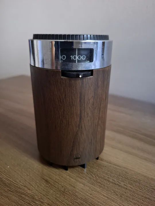 Rádio AM Decorativo a Pilha.