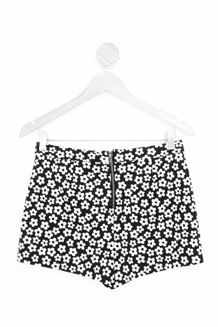 Shorte Floral Preto e Branco - Foto 2