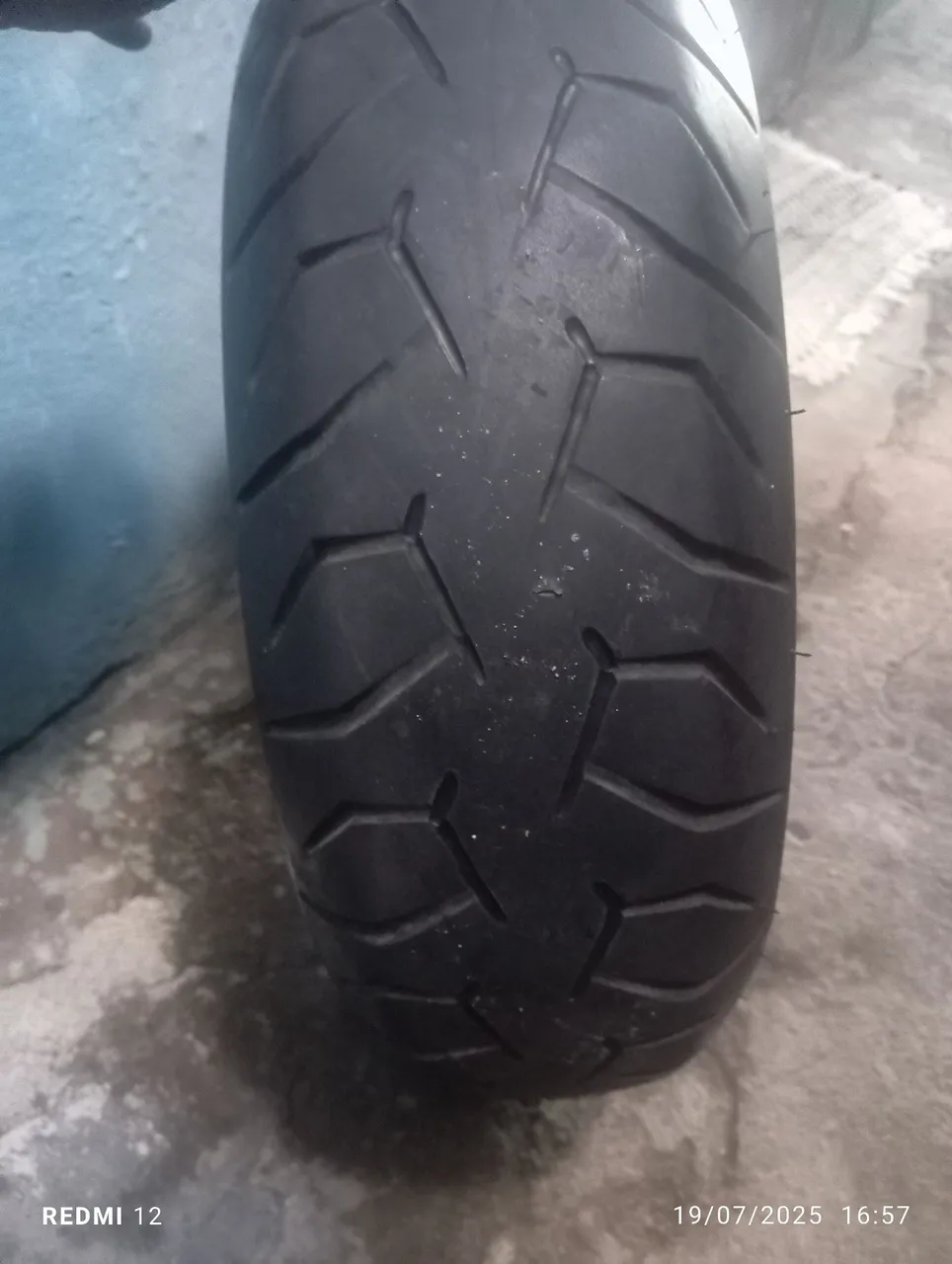 Pneu de PCX aro 13