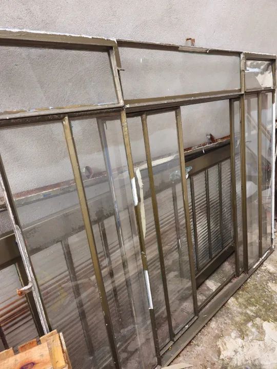 Janela com vidros 1,40m X 1,70m - Foto 2