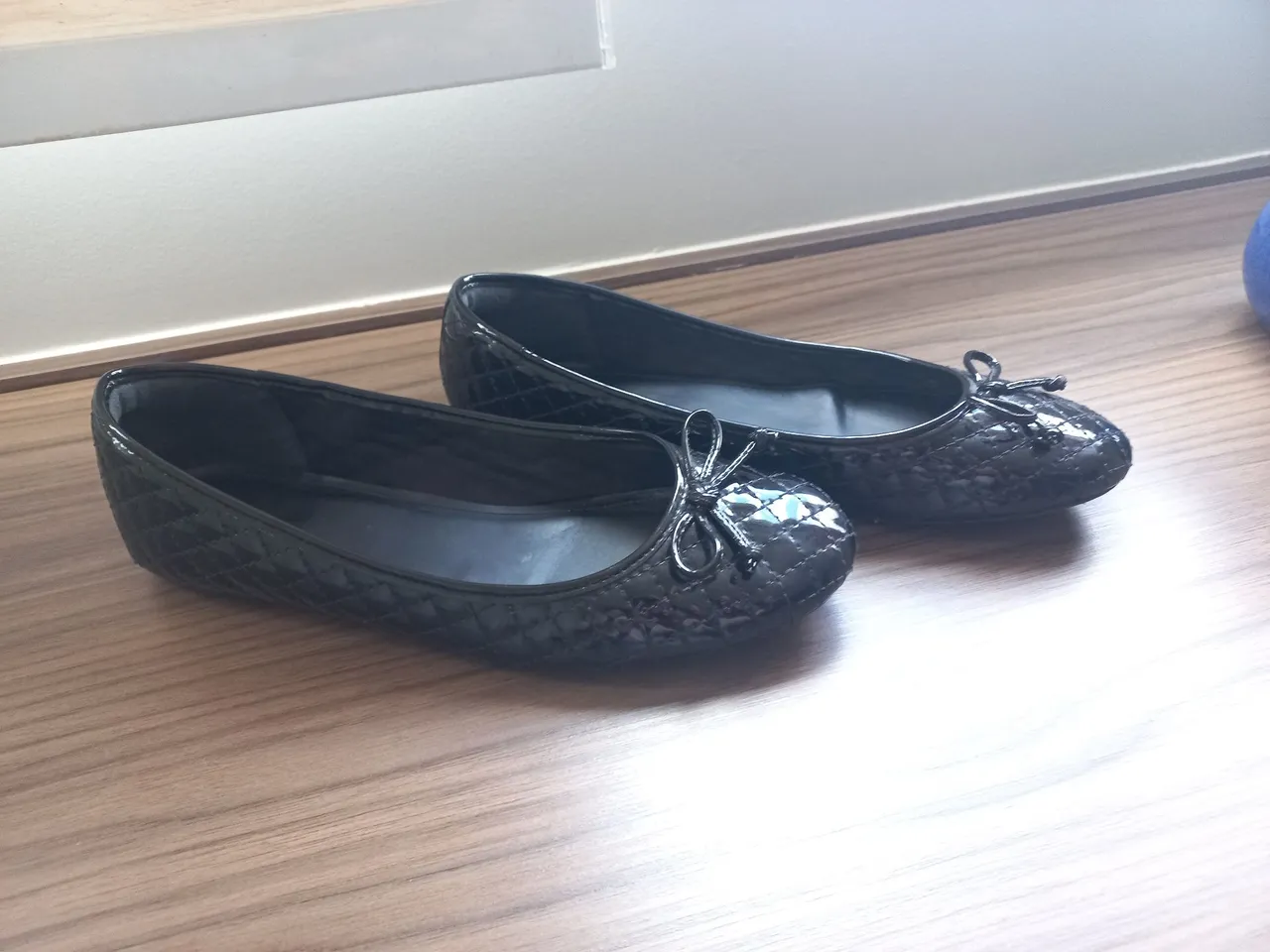 Sapatilha Arezzo preta (15reais).