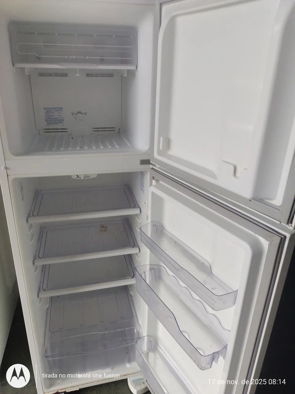 REFRIGERADOR ELECTROLUX DF35A 220V - Foto 3