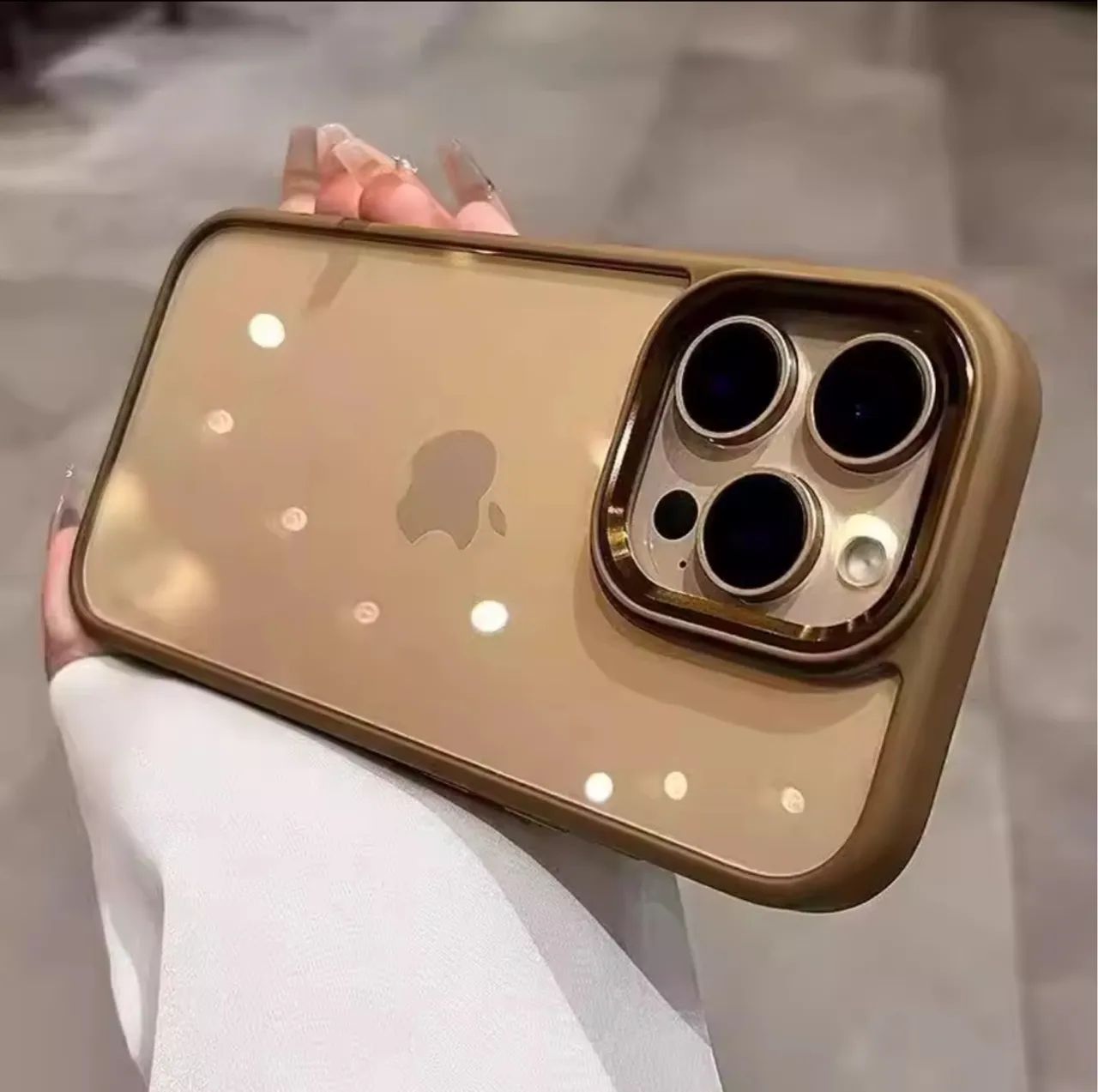 Capa case para IPhone 16 pro Max Transparente com Detalhes Dourados - Foto 2