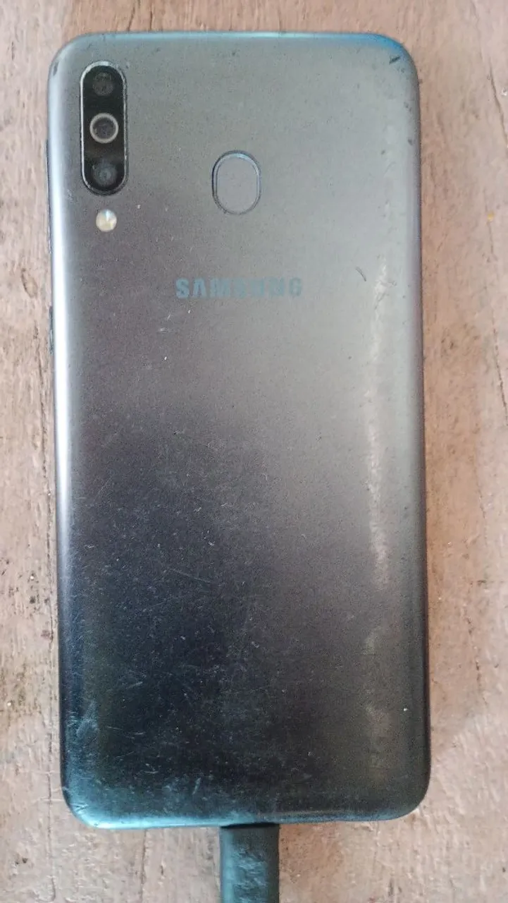 Samsung Galaxy A30 - Tela e Carcaça