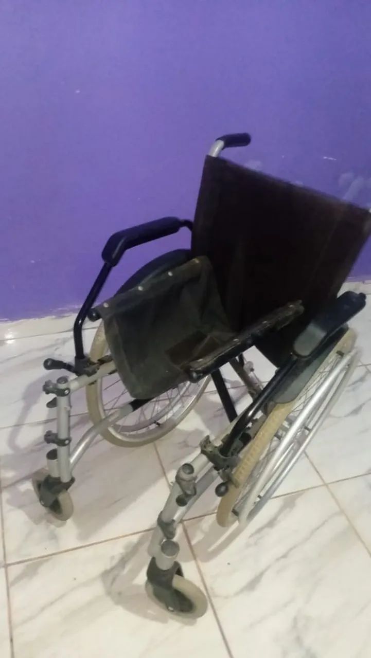 Cadeira de rodas em ótimo estado