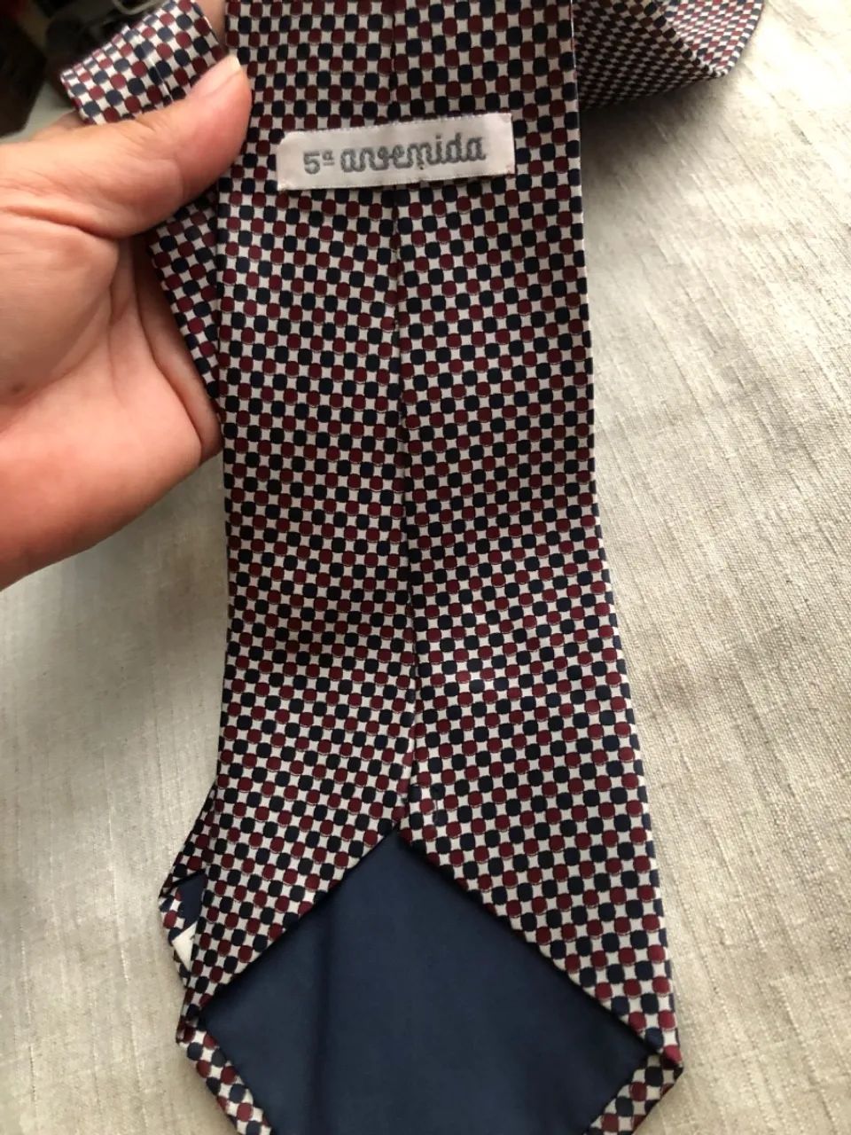 Gravata estampada geométrica marca 5° AVENIDA  - Foto 3