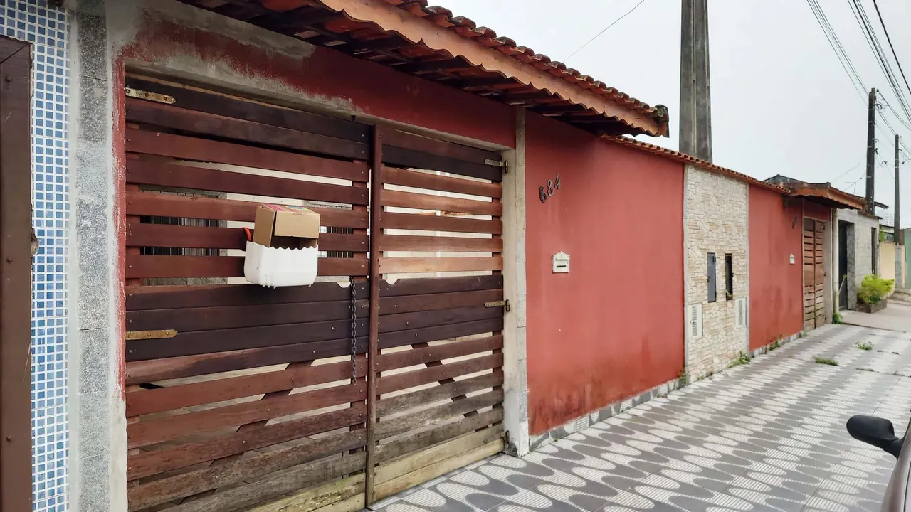 Imóvel para aluguel possui 85 ² com 2 Dormitórios em Jardim Aguapeu - Mongaguá - SP