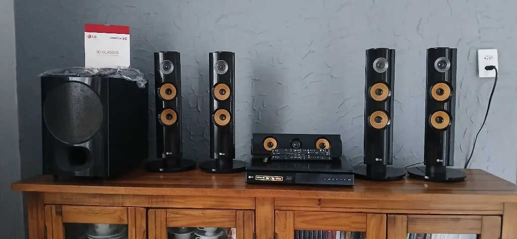 Home Theater LG BH6430P 3D + Coleção de DVDs + Blu-rays ?