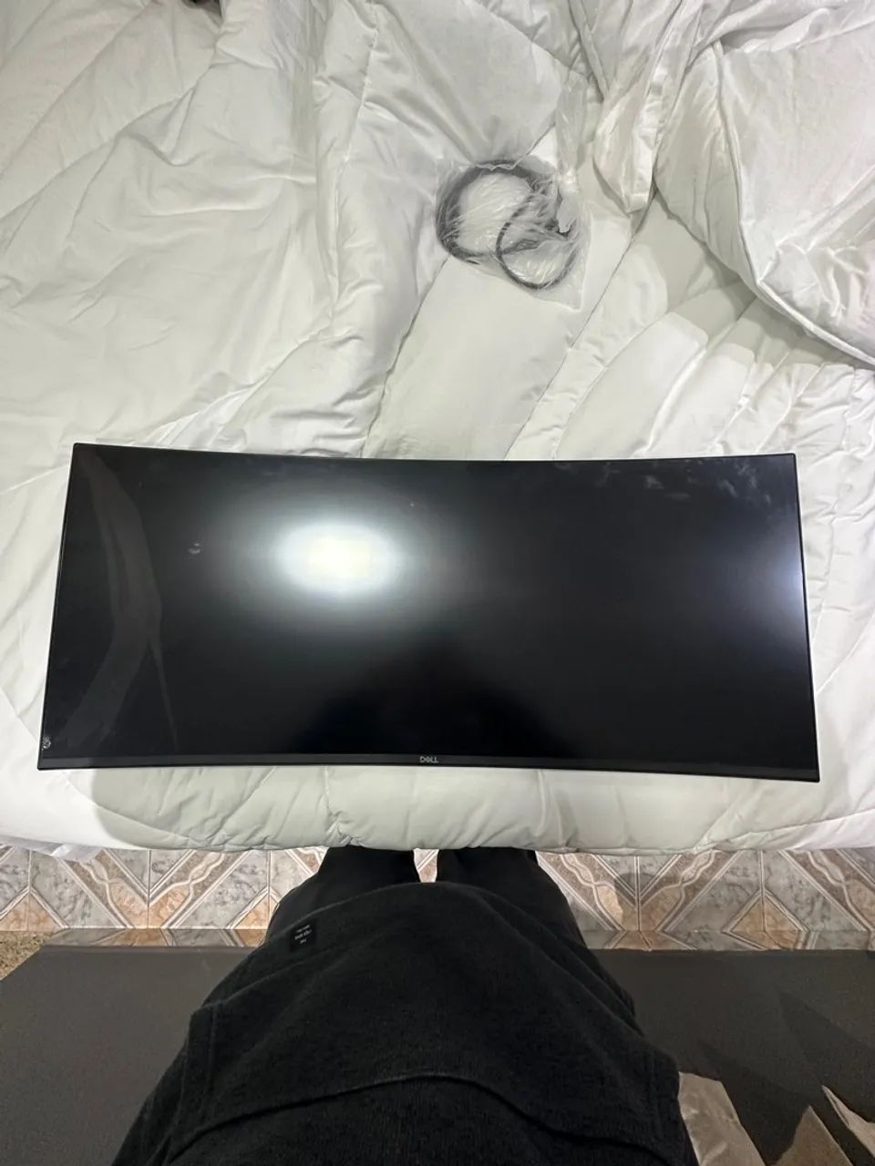 Monitor Dell 40 Polegadas Tela Curved 4k - Detalhe no canto esquerdo da tela. - Foto 2