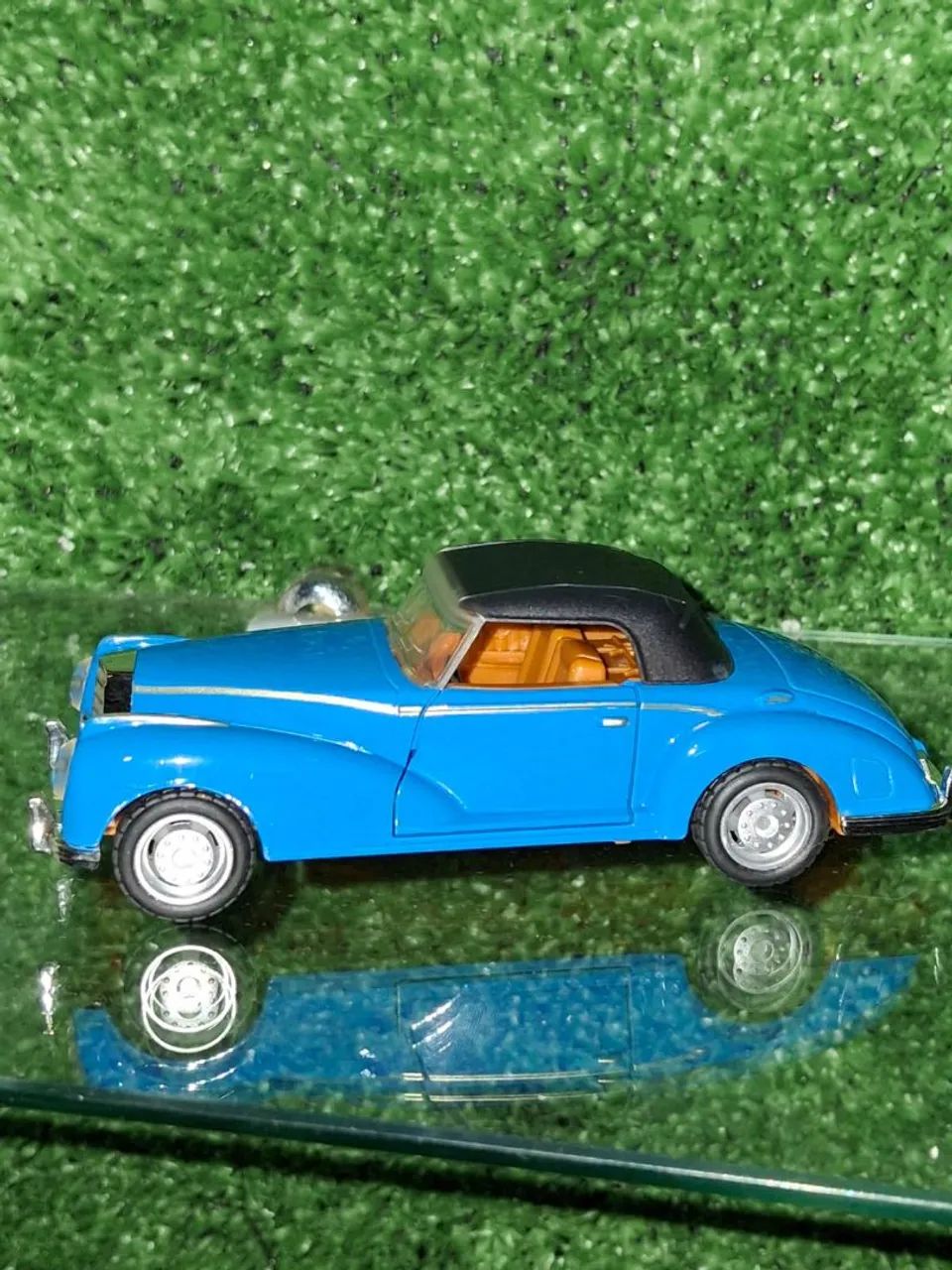 Miniatura de Carro Antigo Azul - Foto 2
