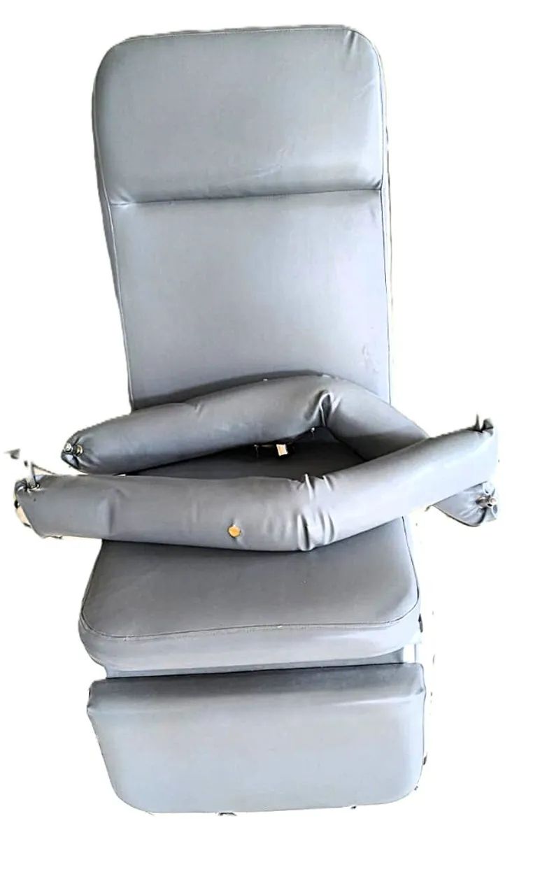 Cadeira profissional para administração ou colocação de medicamentos