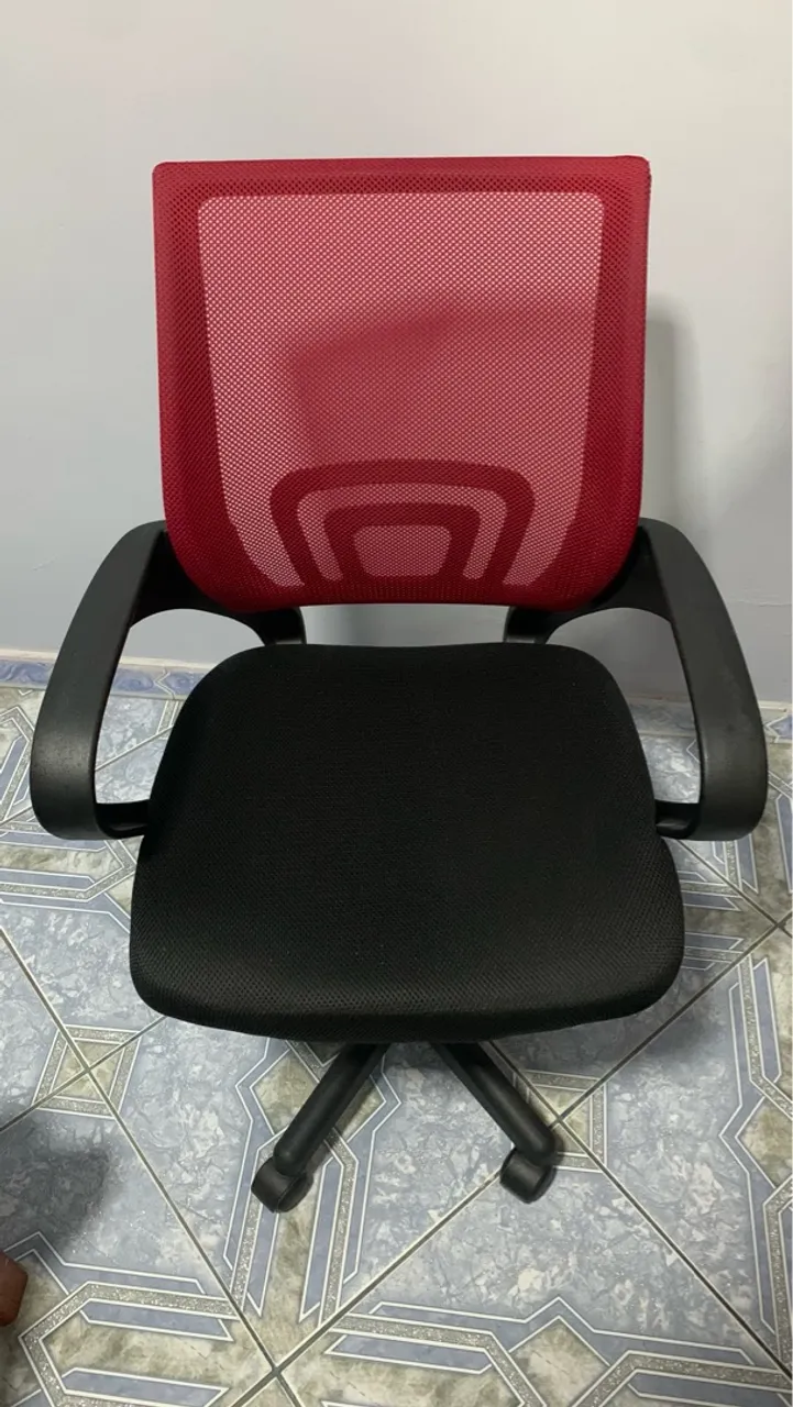 Cadeira de Escritório Ergonômica com Rodas