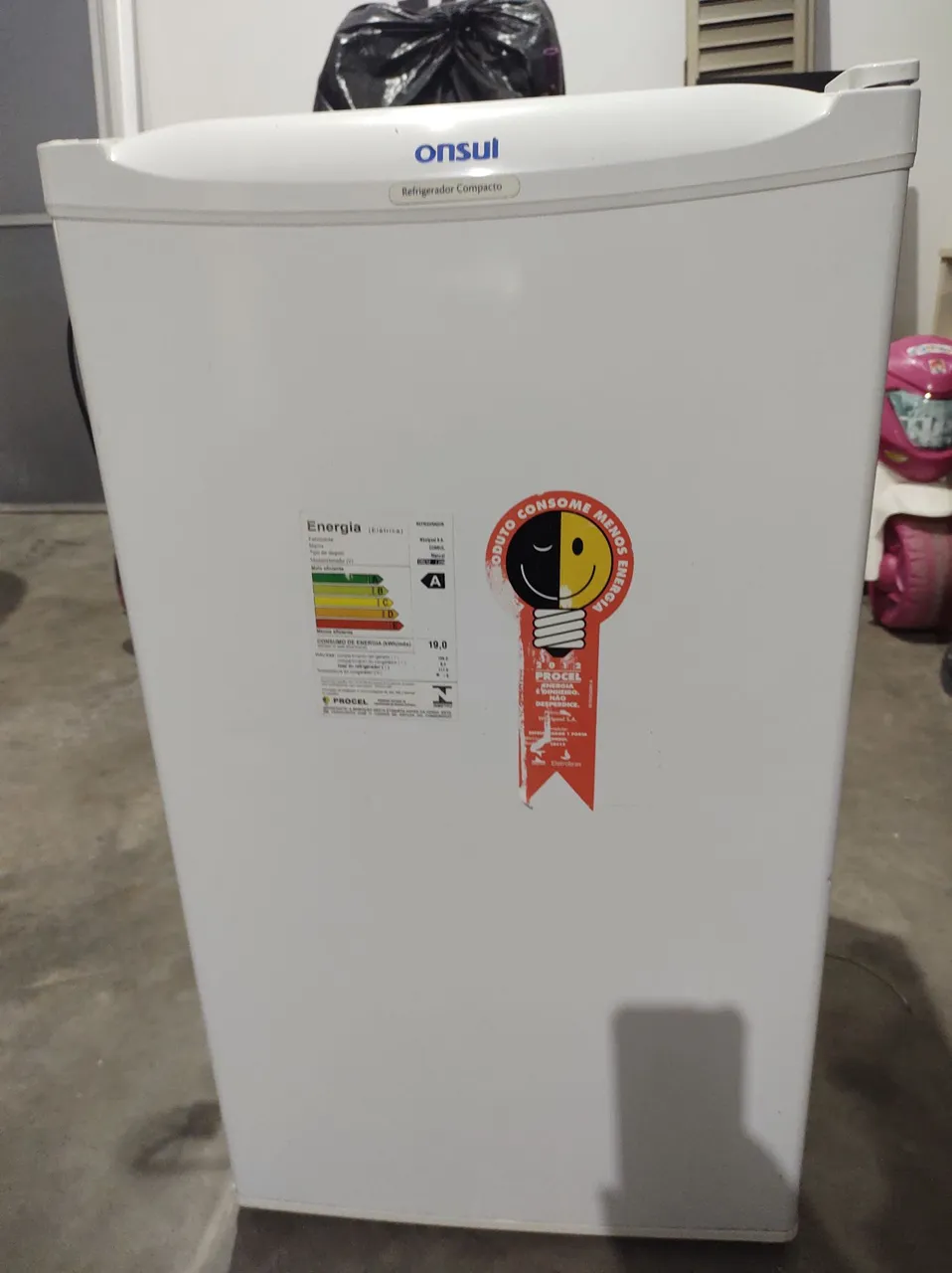 Geladeira Compacta Consul