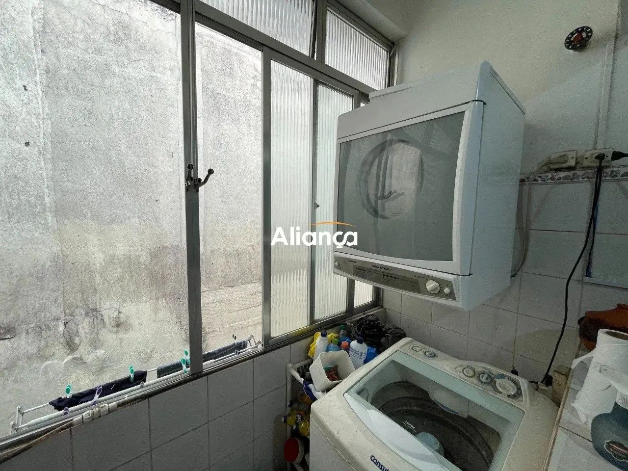 Apartamento para aluguel com 2 dormitórios, terraço coletivo no bairro Petrópolis em Porto - Foto 8