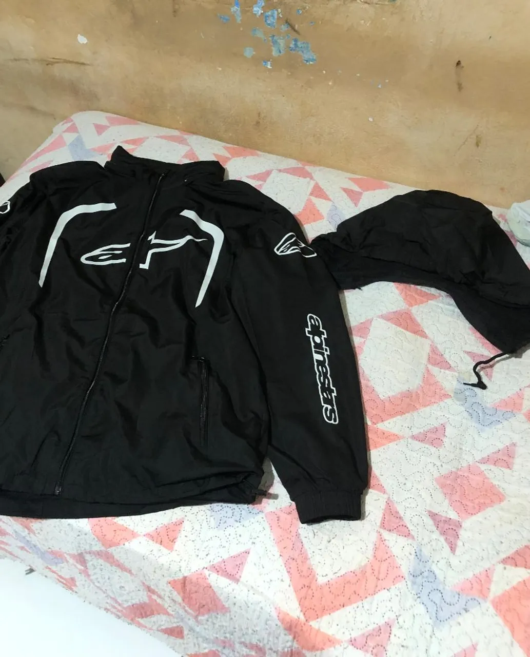 Jaqueta corta vento Alpinestars preta toca removível