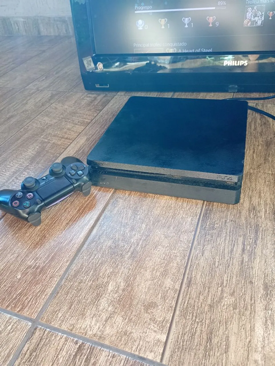Playstation 4 Slim com controle LEIA A DESCRIÇÃO