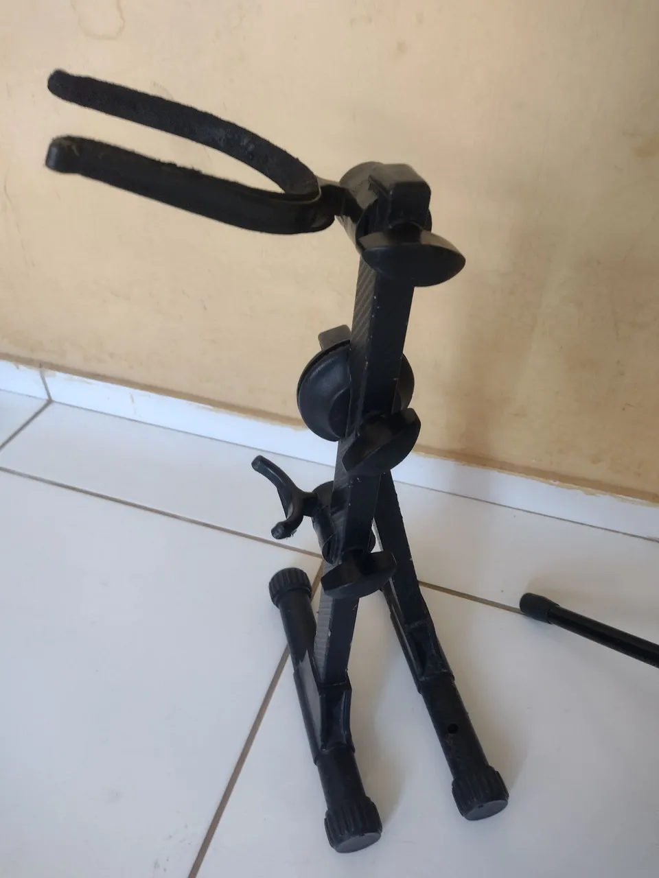 Suporte para Saxofone e estante para PARTITURAS Ótimo estado