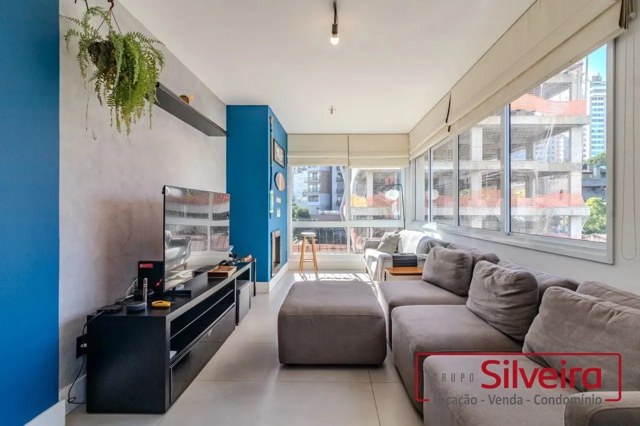 APARTAMENTO 2 DORMITÓRIOS COM 2 VAGAS, MOBILIADO NO BAIRRO PETRÓPOLIS
