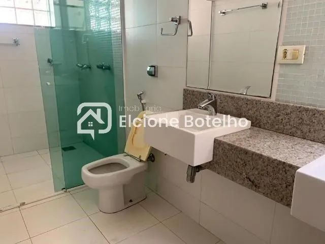 Casa para aluguel de aprox. 184 m², com 3 quartos, 1 suíte, no bairro Brasil - Uberlândia  - Foto 2