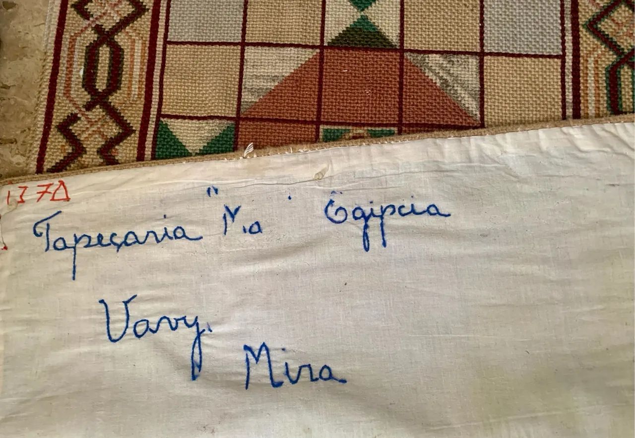 Tapete Artesanal Tapeçaria Egípcia Retangular Bordado a mão em Lä. (80 X 40cm) - Foto 3