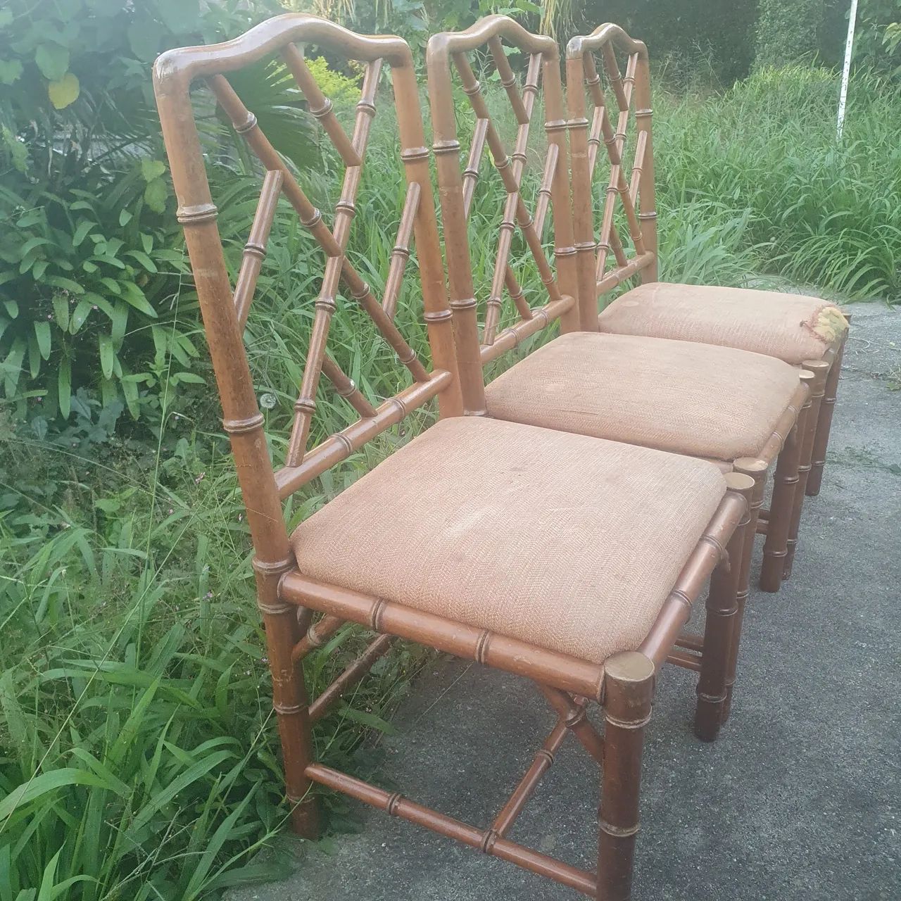 3 Cadeiras de madeira maciça . - Foto 3