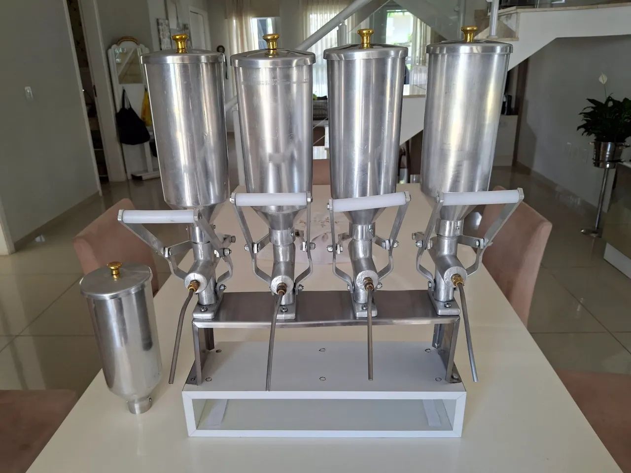 04 churreiras com 4 copos