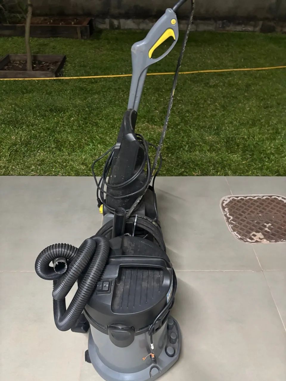 Vendo lavadora de pressão e aspirador karcher  - Foto 2