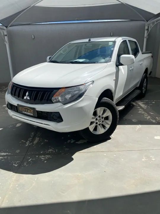 L200 triton sport gl muito nova aceita troca por veículo de menor valor - Foto 2