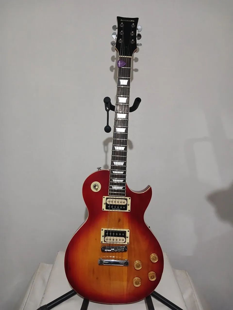 Guitarra Michael com upgrade 