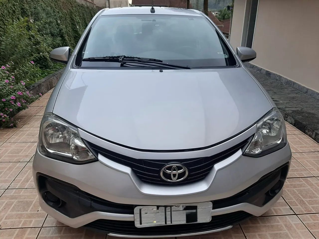 Toyota Etios sedan XS automático 